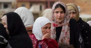 Syrian women waiting in line to register with the UNHCR. © Flickr/UNHCR Photo Unit