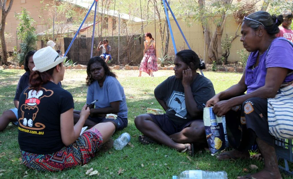 Tammy Solonec in community at Oombulgurri. © Amnesty International/Mareike Ceranna